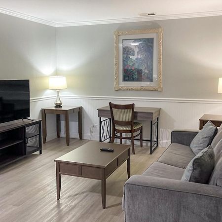 Marco Island Lakeside Inn Екстериор снимка