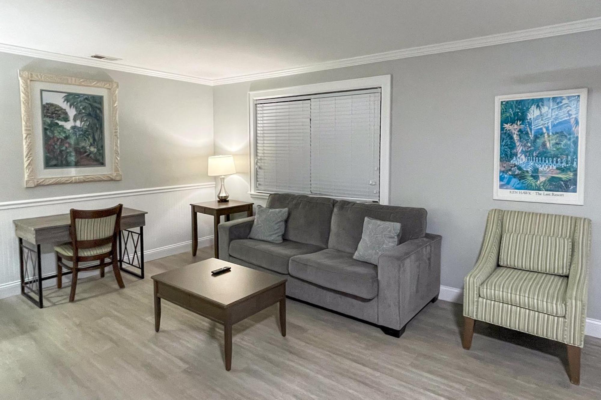 Marco Island Lakeside Inn Екстериор снимка